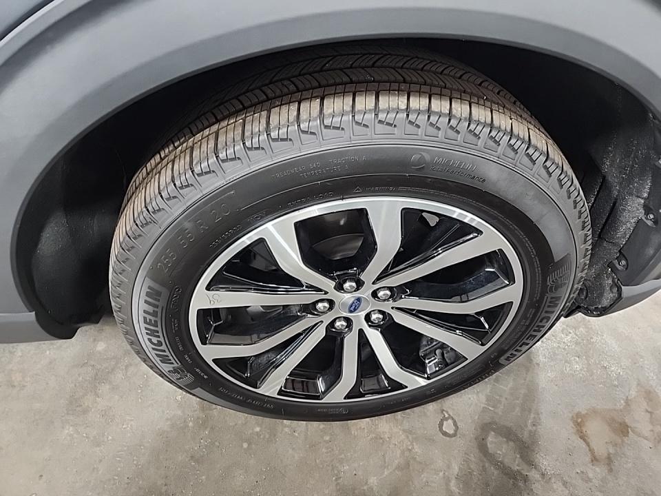 2025 Ford Explorer ST-Line AWD