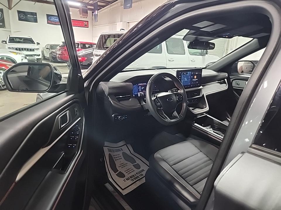 2025 Ford Explorer ST-Line AWD
