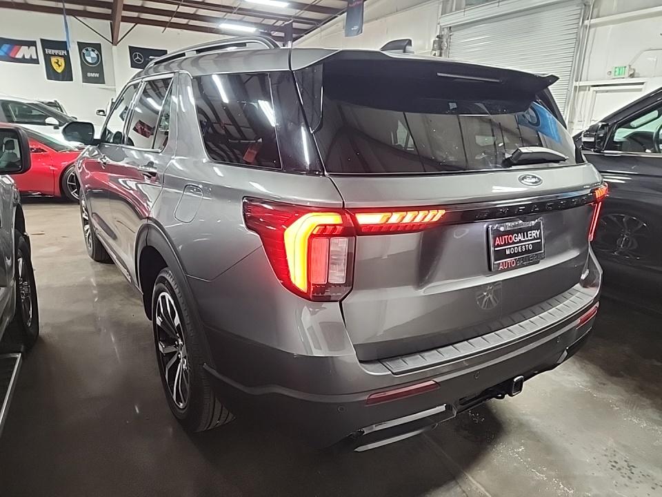 2025 Ford Explorer ST-Line AWD