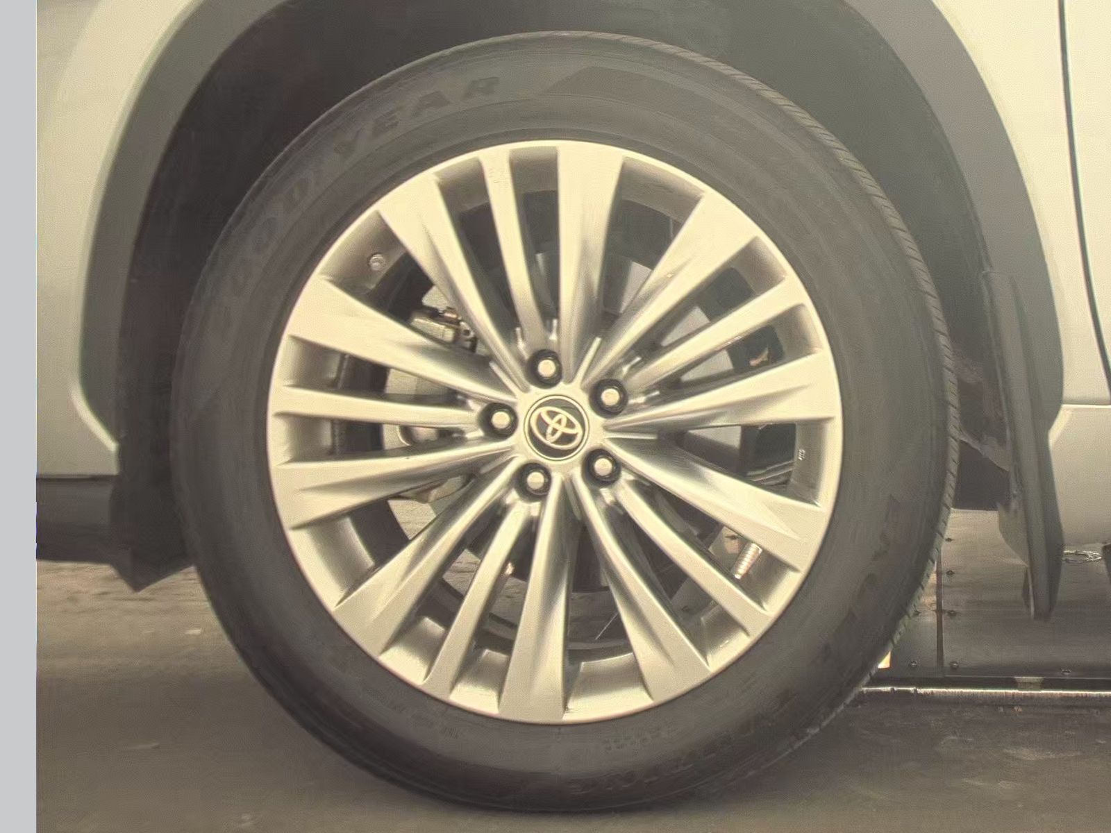 2023 Toyota Highlander Platinum FWD