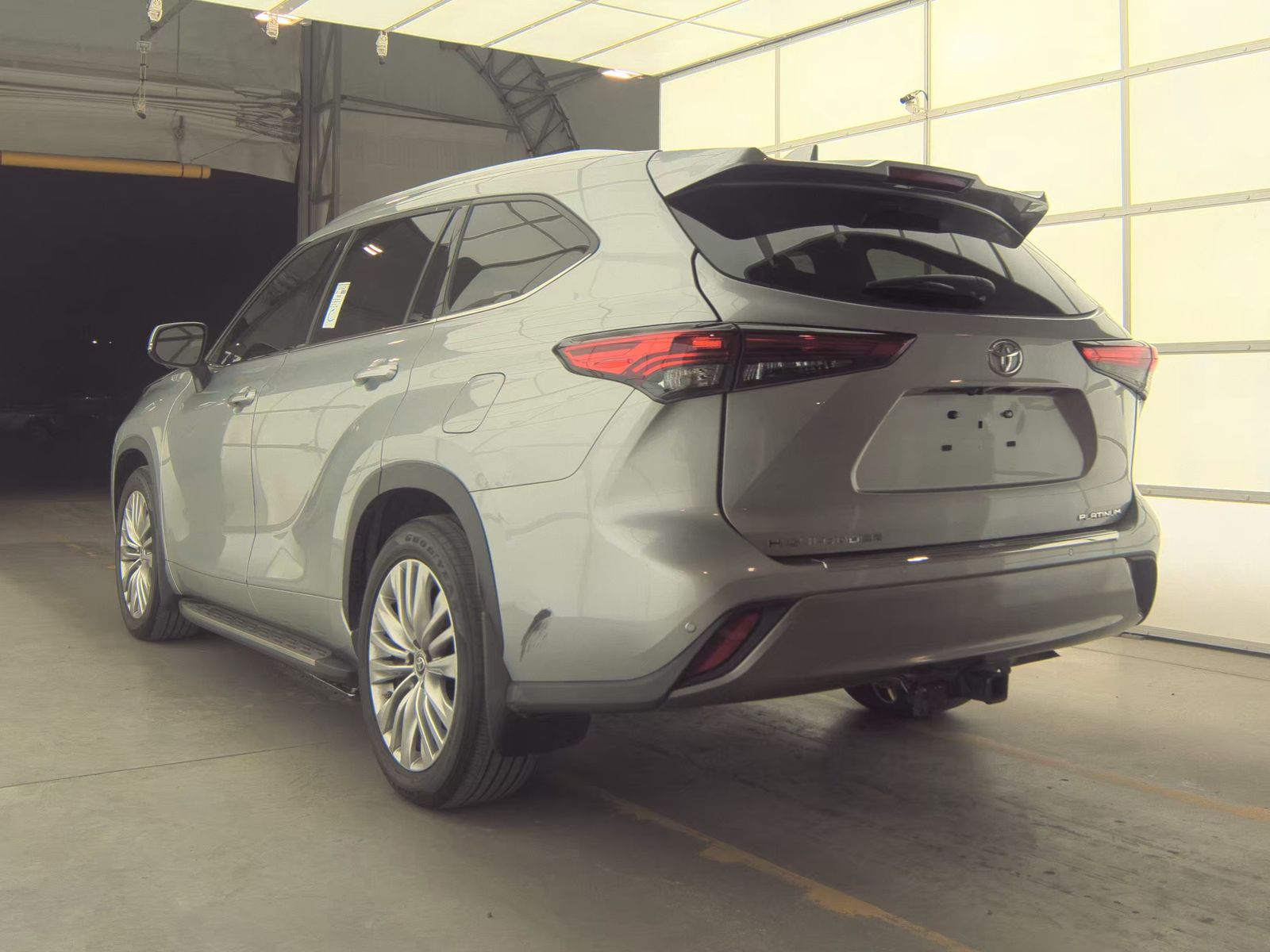 2023 Toyota Highlander Platinum FWD