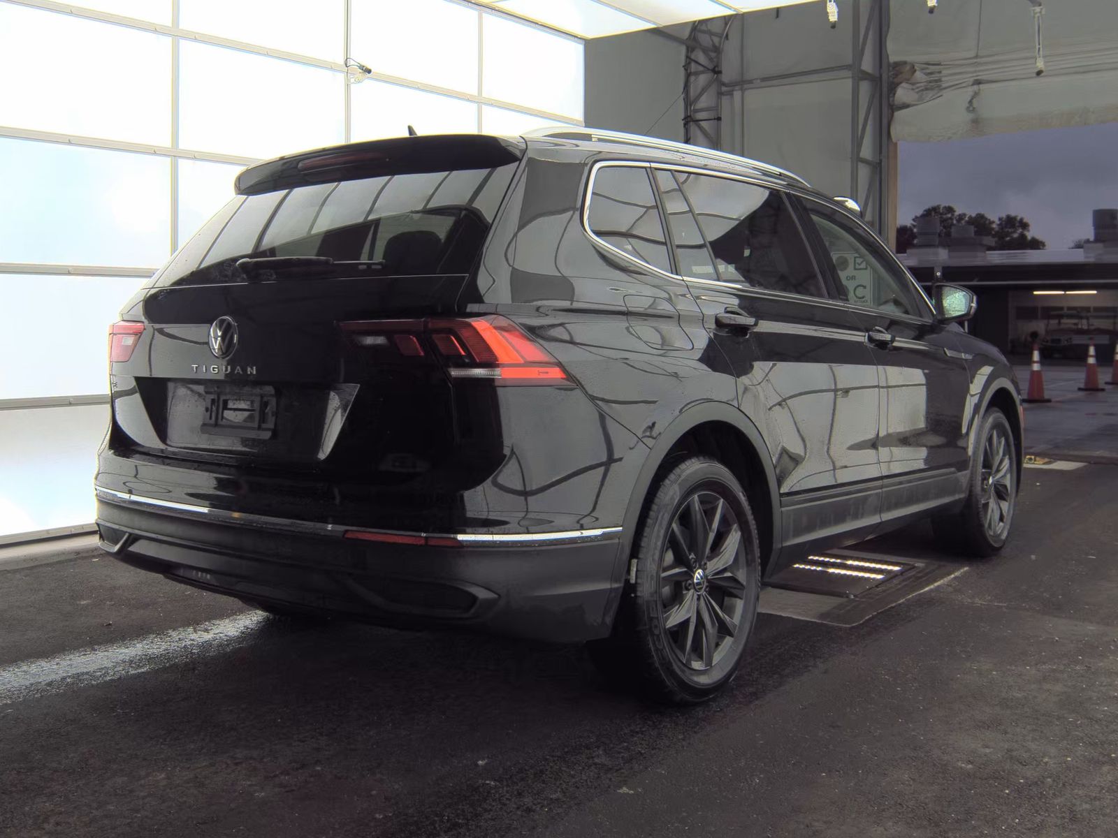 2024 Volkswagen Tiguan 2.0T SE FWD