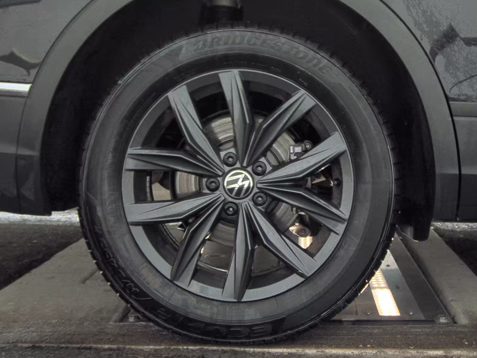 2024 Volkswagen Tiguan 2.0T SE FWD