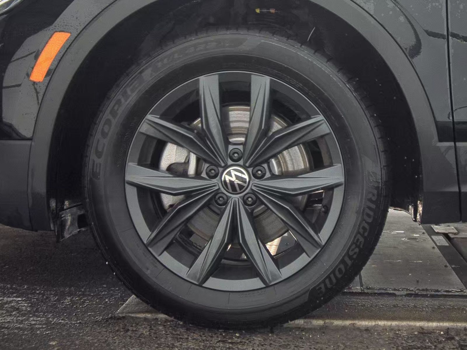 2024 Volkswagen Tiguan 2.0T SE FWD