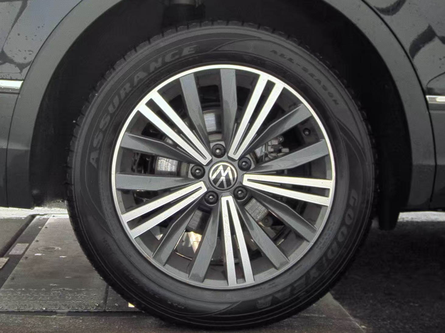 2024 Volkswagen Tiguan 2.0T Wolfsburg Edition FWD