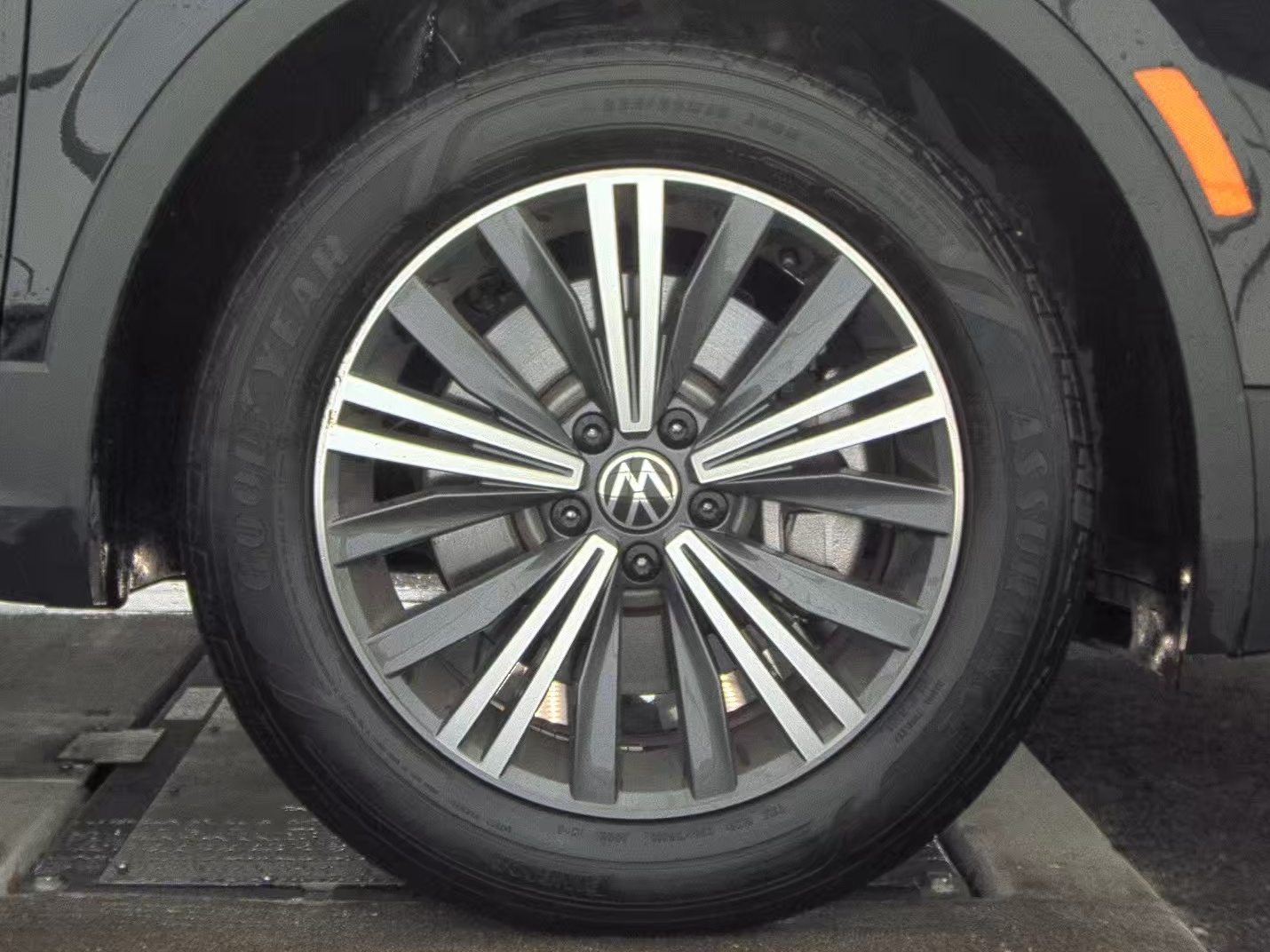 2024 Volkswagen Tiguan 2.0T Wolfsburg Edition FWD