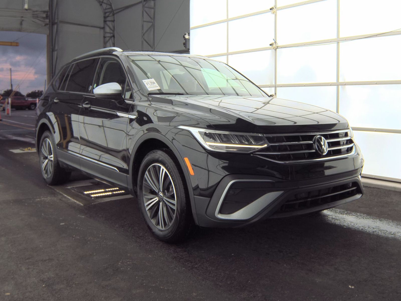 2024 Volkswagen Tiguan 2.0T Wolfsburg Edition FWD