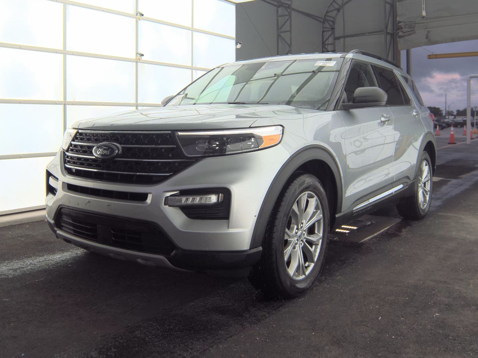 2023 Ford Explorer XLT AWD