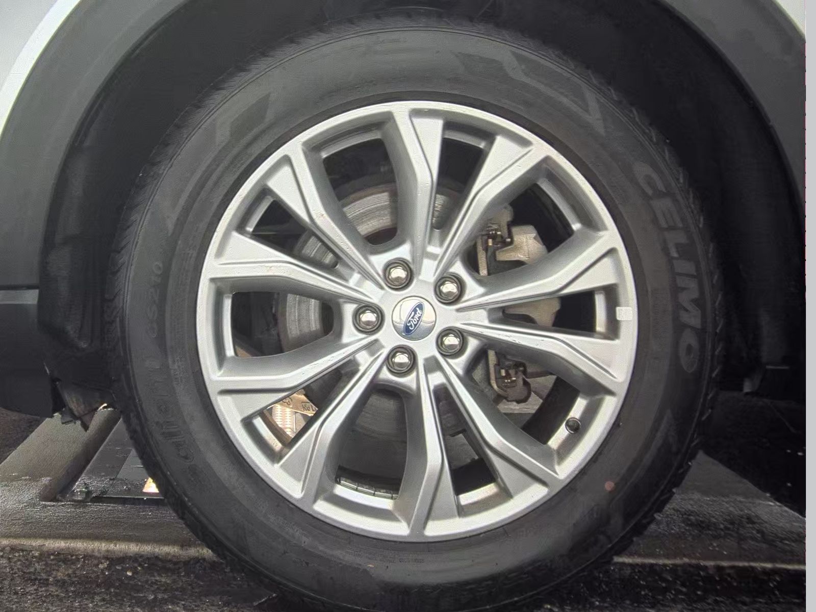 2023 Ford Explorer XLT AWD