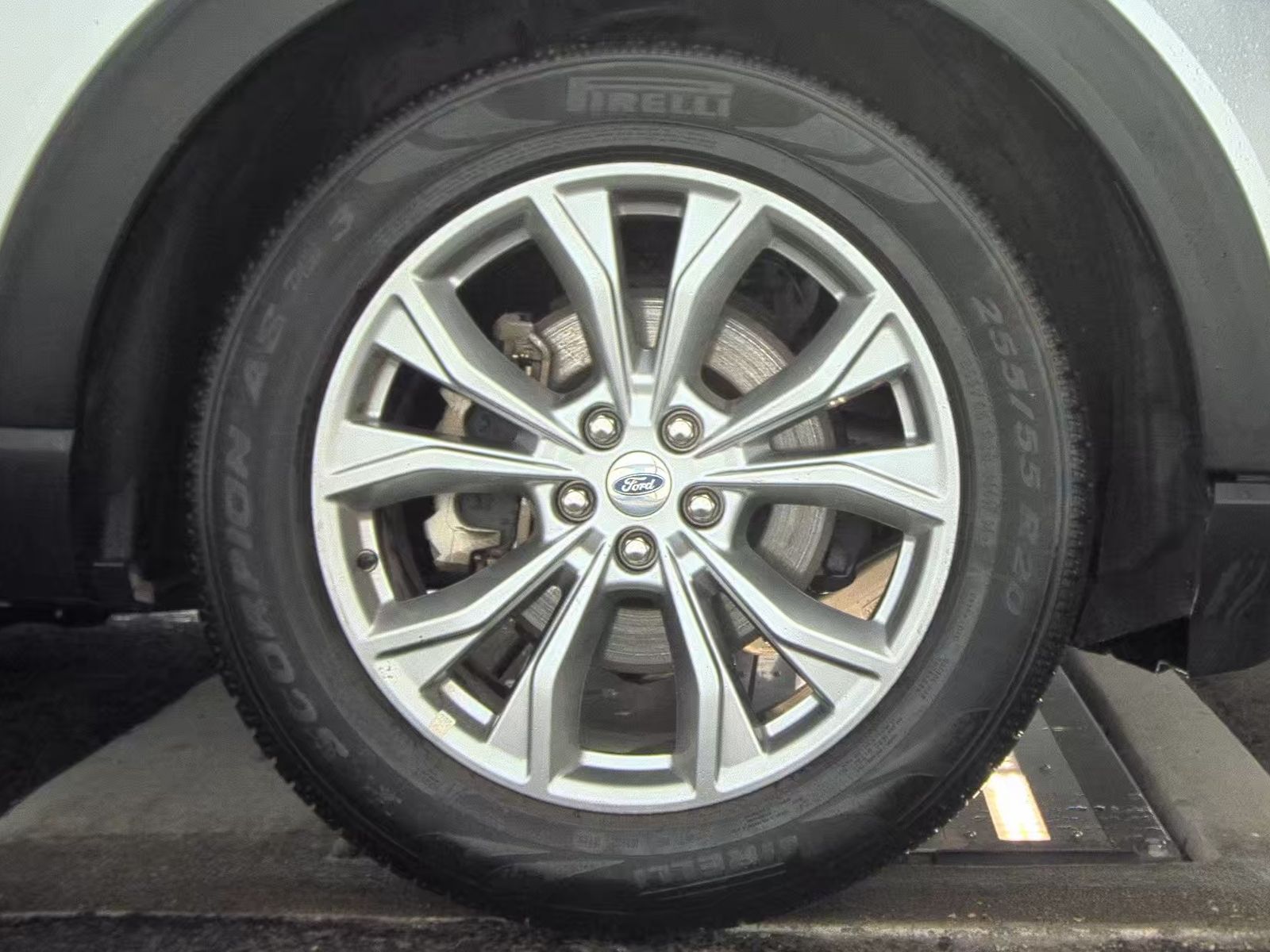 2023 Ford Explorer XLT AWD