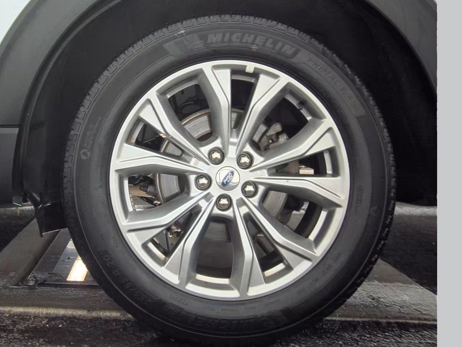 2023 Ford Explorer XLT AWD