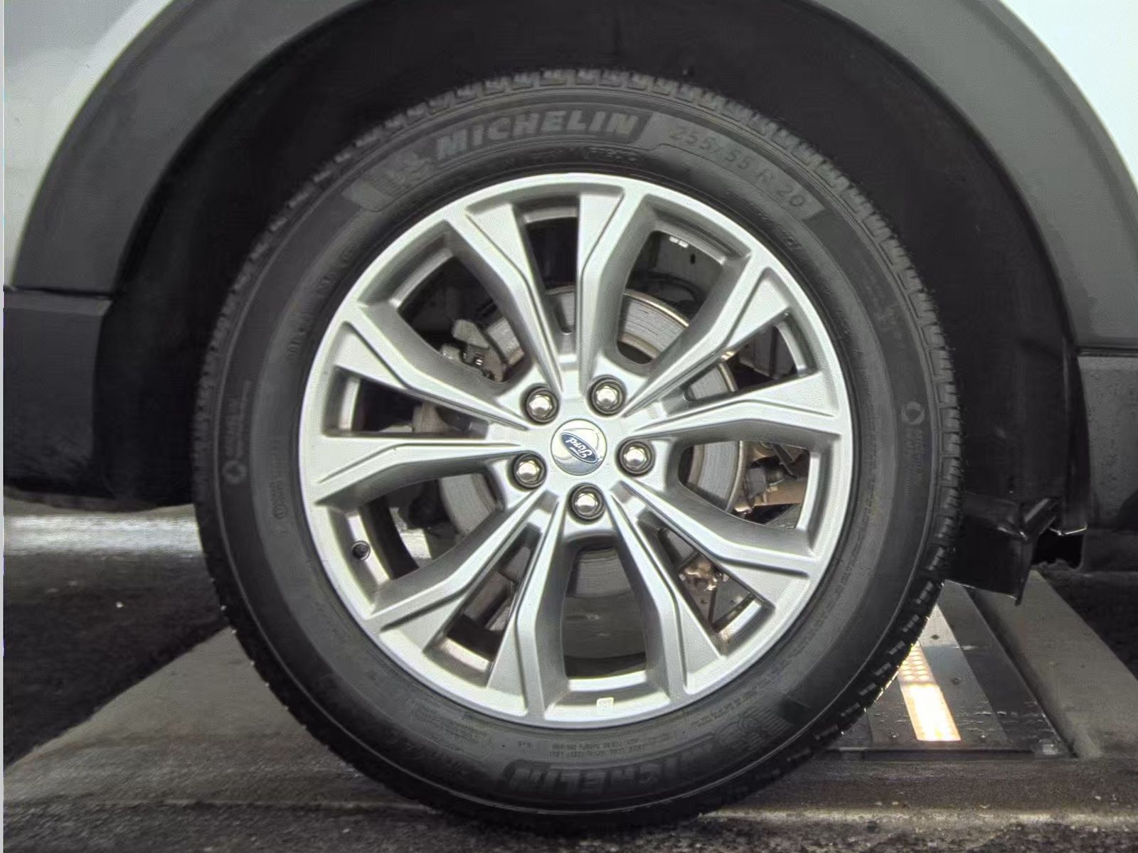 2023 Ford Explorer XLT AWD