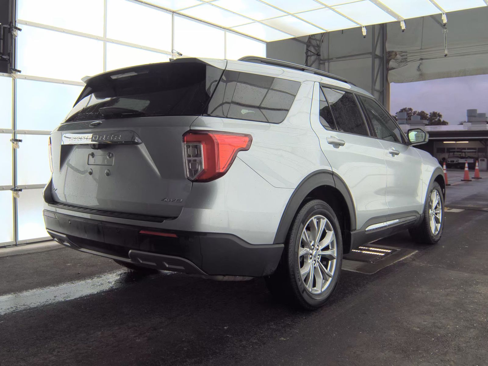 2023 Ford Explorer XLT AWD