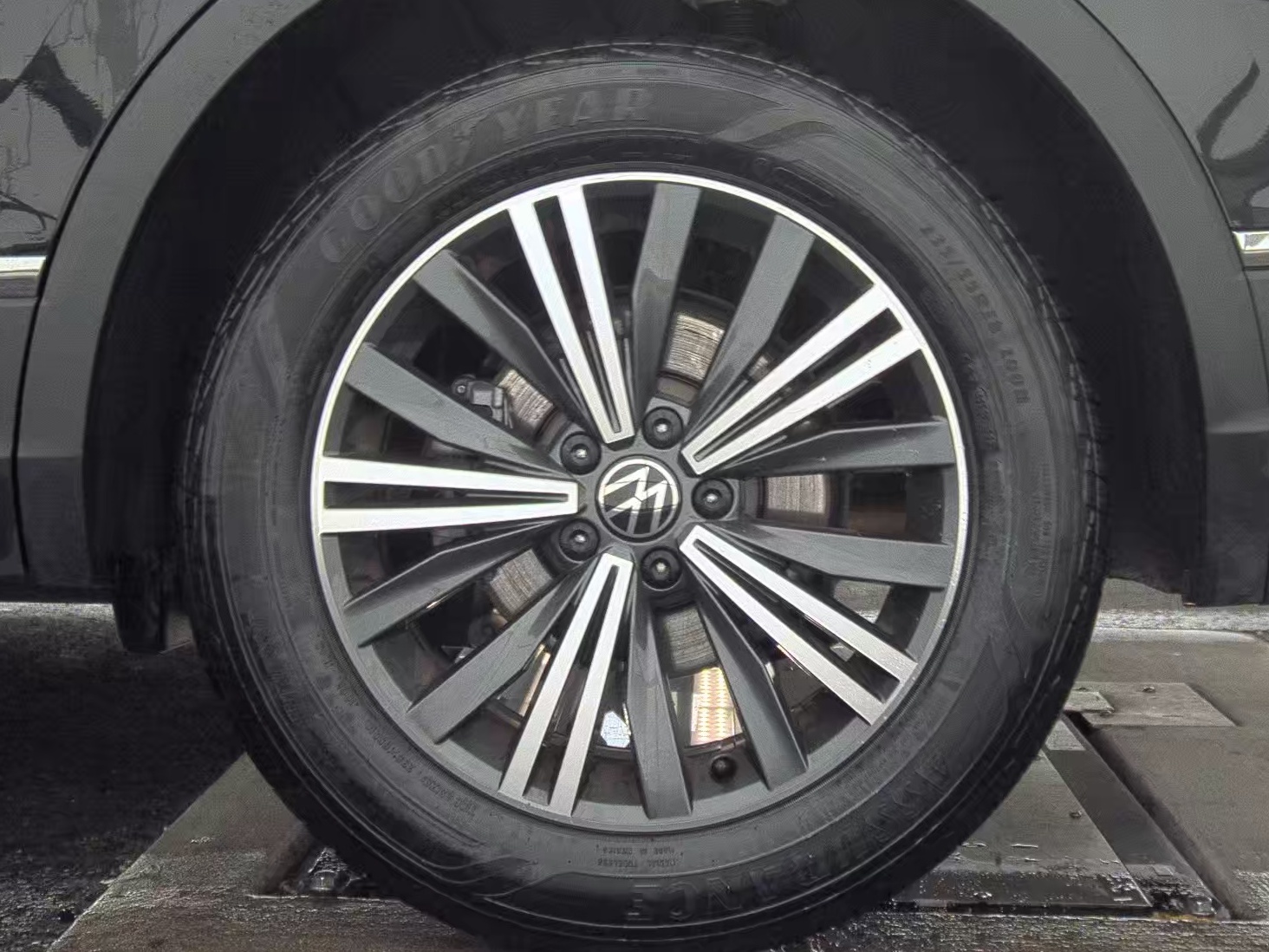 2024 Volkswagen Tiguan 2.0T Wolfsburg Edition FWD