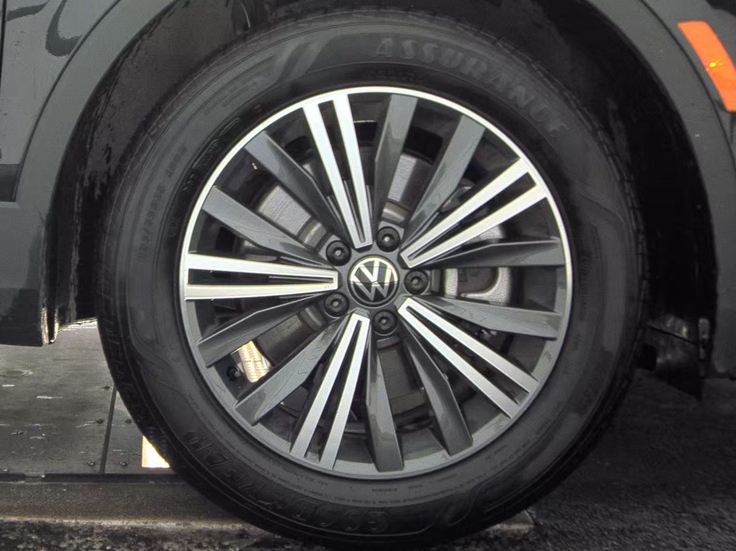 2024 Volkswagen Tiguan 2.0T Wolfsburg Edition FWD