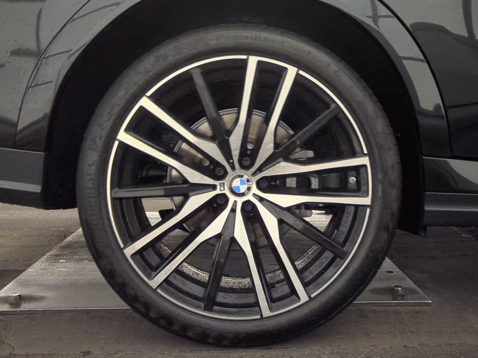 2023 BMW X6 xDrive40i AWD