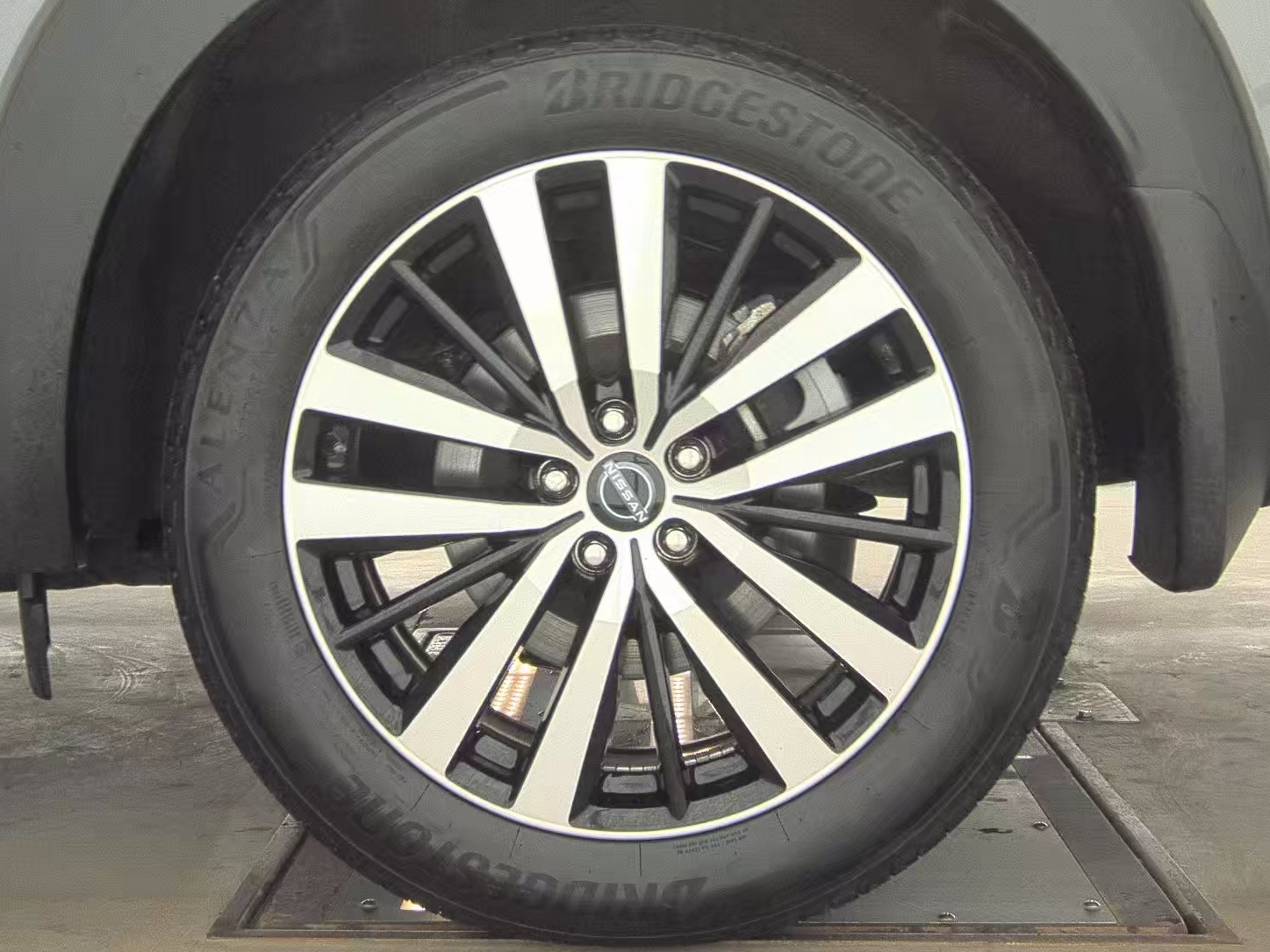 2023 Nissan Pathfinder Platinum AWD