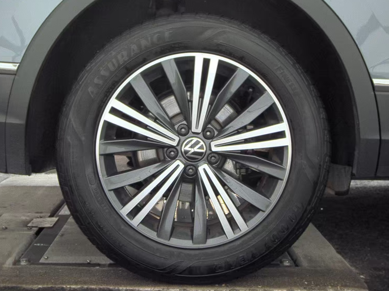 2024 Volkswagen Tiguan 2.0T Wolfsburg Edition FWD