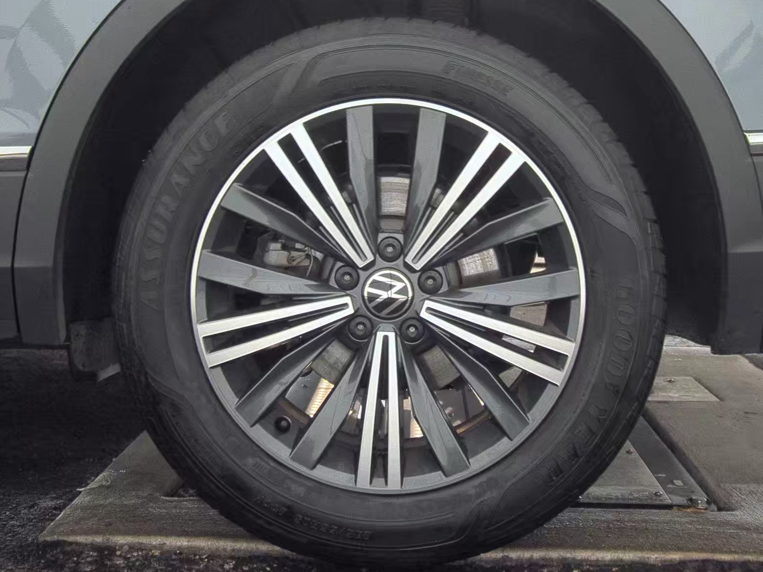 2024 Volkswagen Tiguan 2.0T Wolfsburg Edition FWD