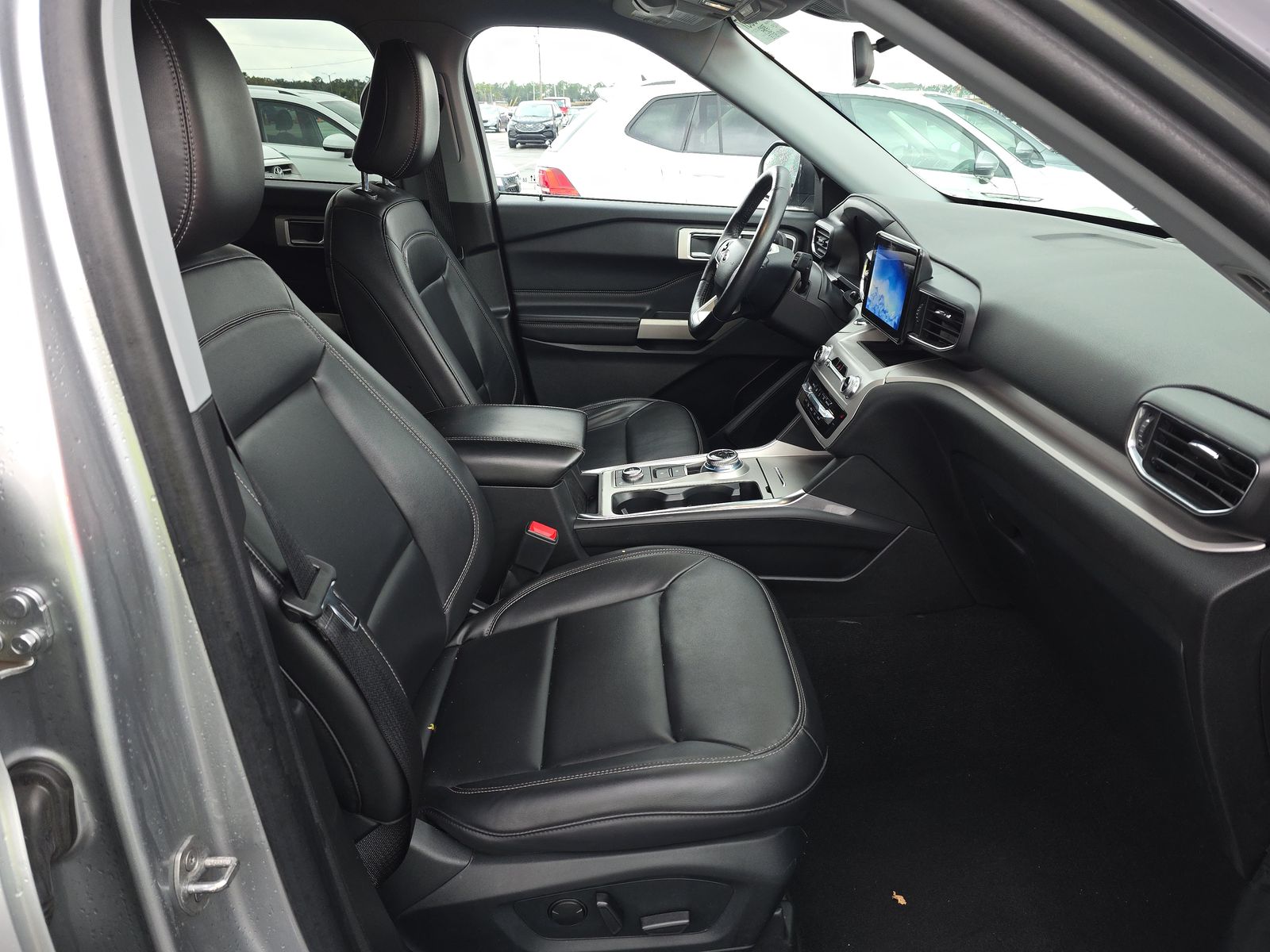 2023 Ford Explorer XLT AWD