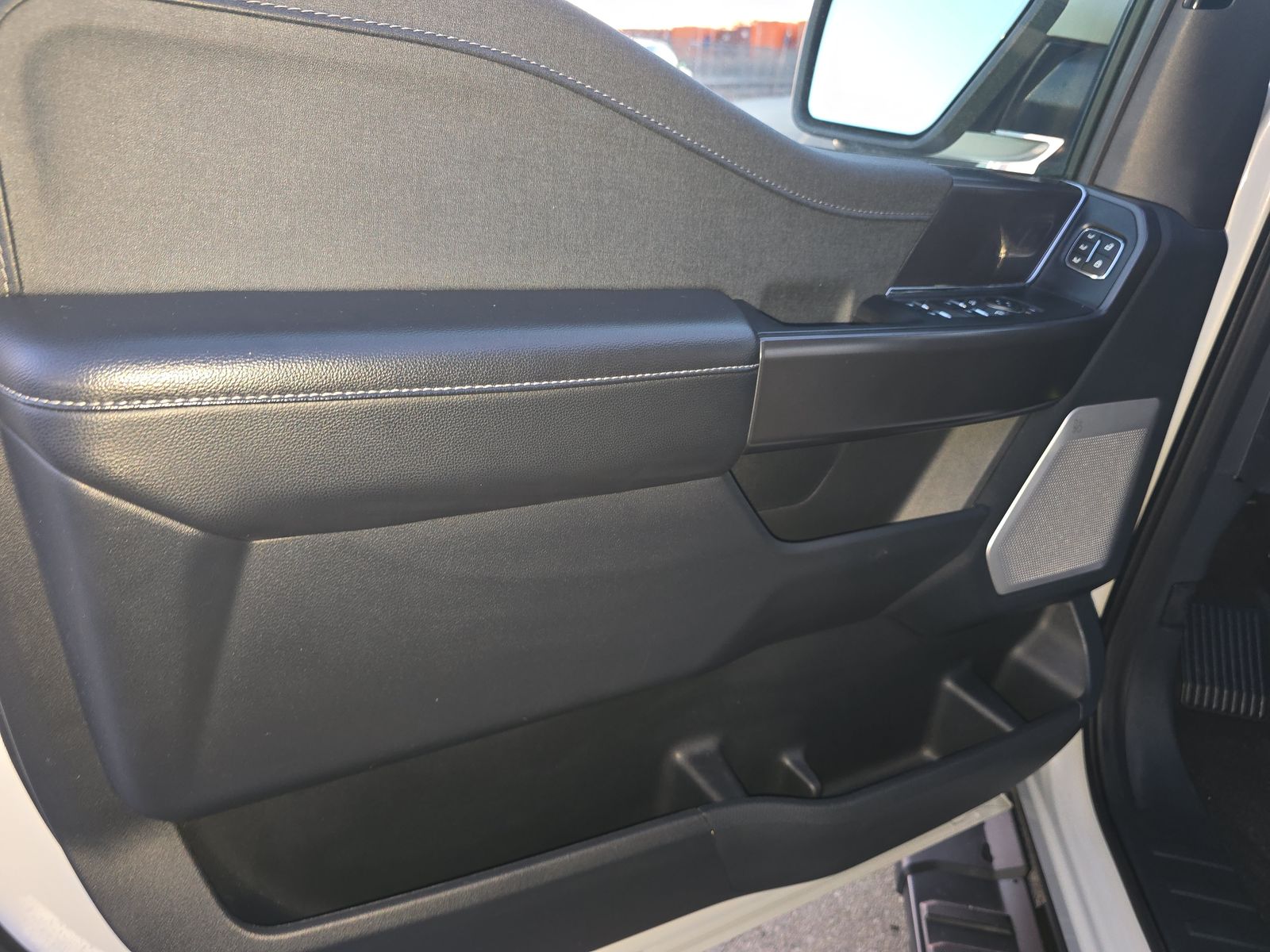 2025 Ford F-150 Hybrid Lariat AWD