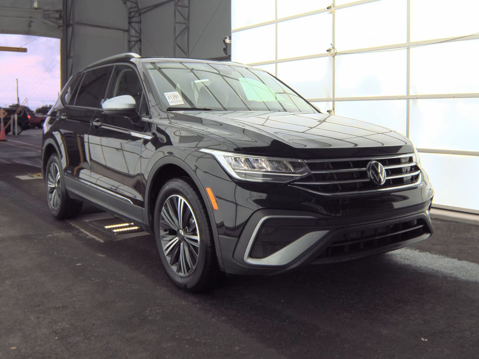 2024 Volkswagen Tiguan 2.0T Wolfsburg Edition FWD