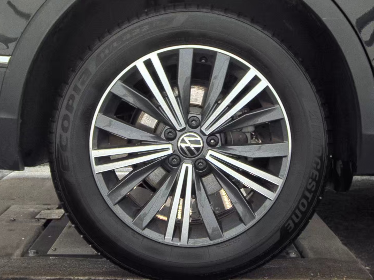 2024 Volkswagen Tiguan 2.0T Wolfsburg Edition FWD