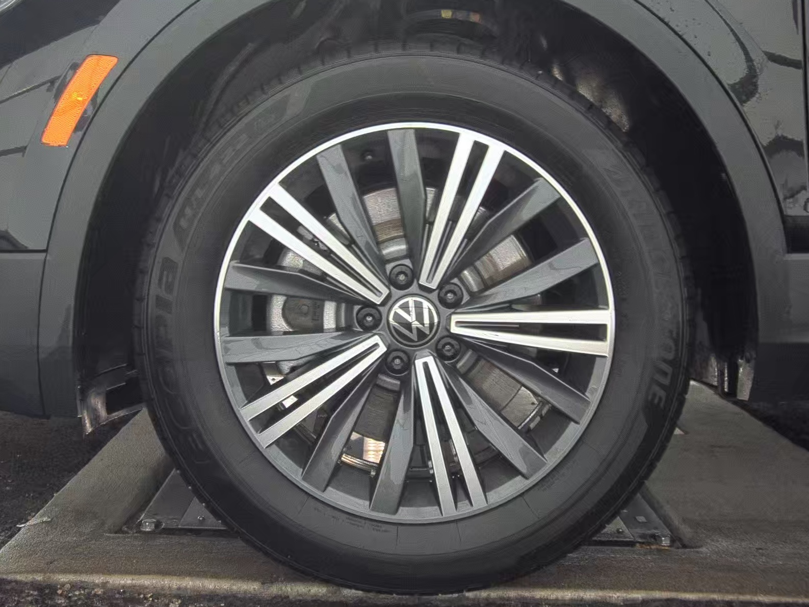 2024 Volkswagen Tiguan 2.0T Wolfsburg Edition FWD