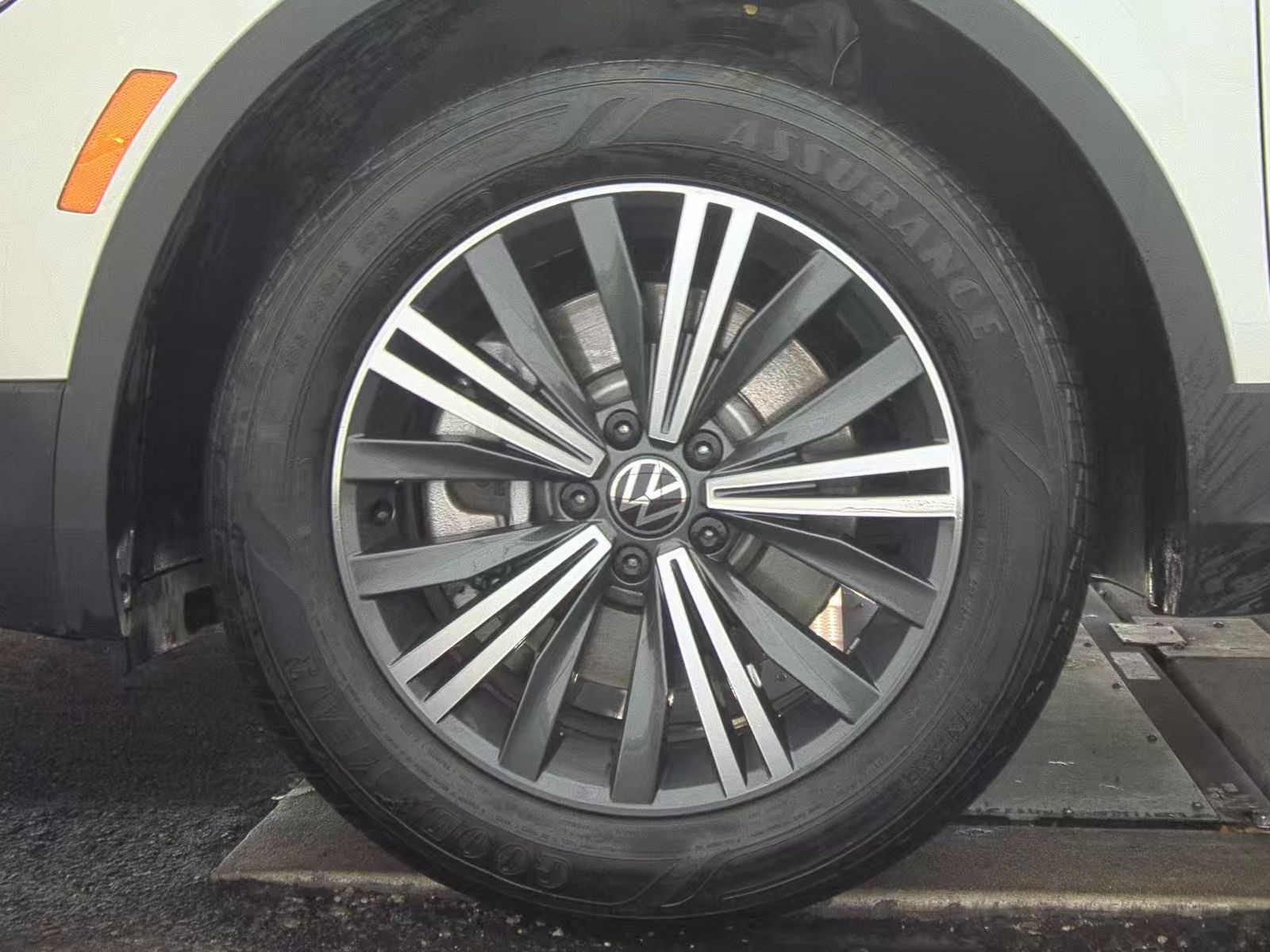 2024 Volkswagen Tiguan 2.0T Wolfsburg Edition FWD