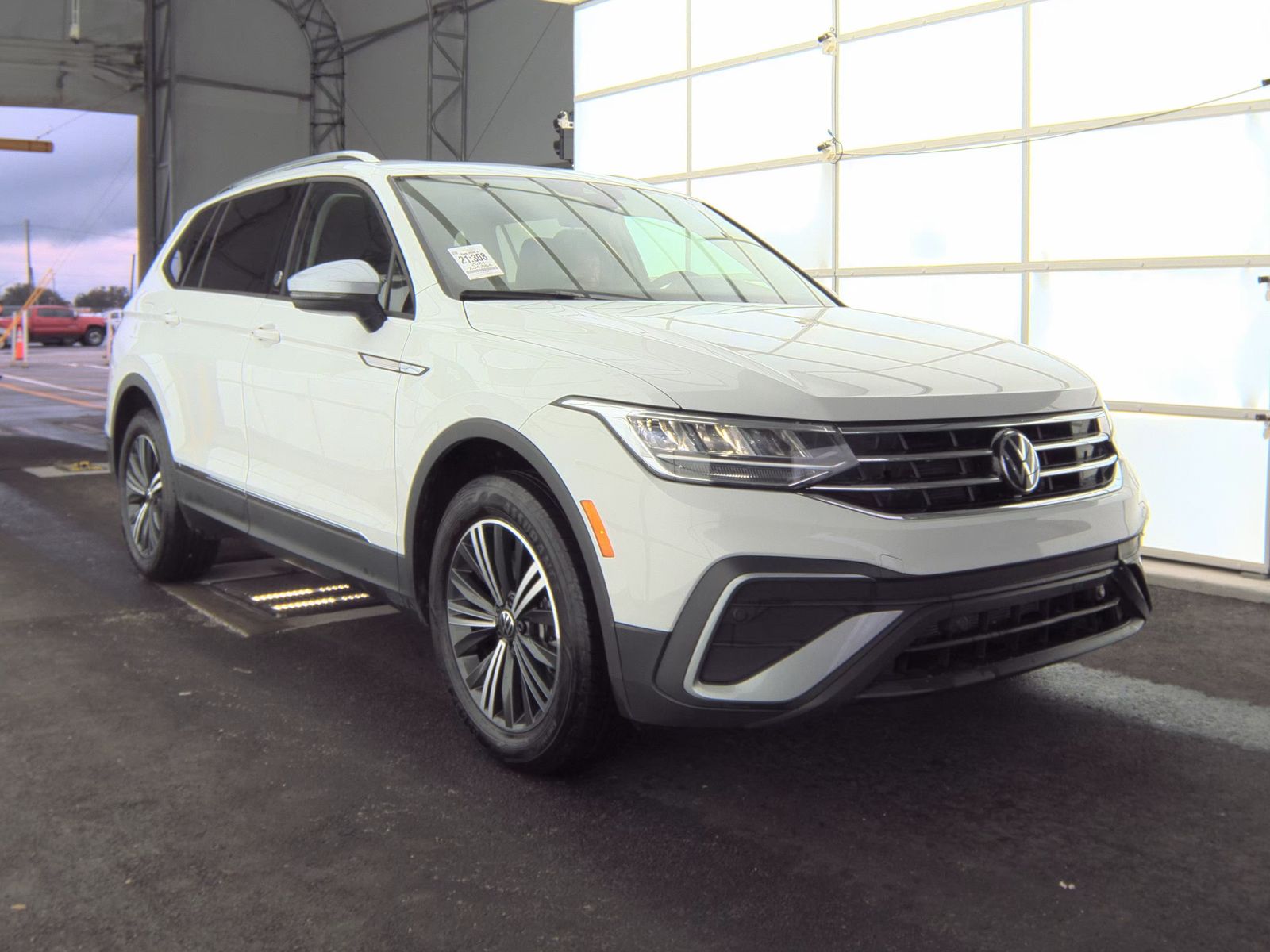 2024 Volkswagen Tiguan 2.0T Wolfsburg Edition FWD