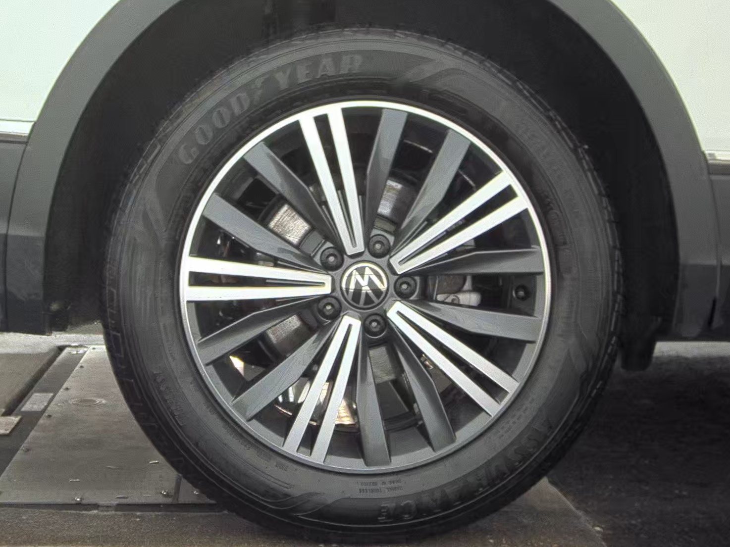 2024 Volkswagen Tiguan 2.0T Wolfsburg Edition FWD