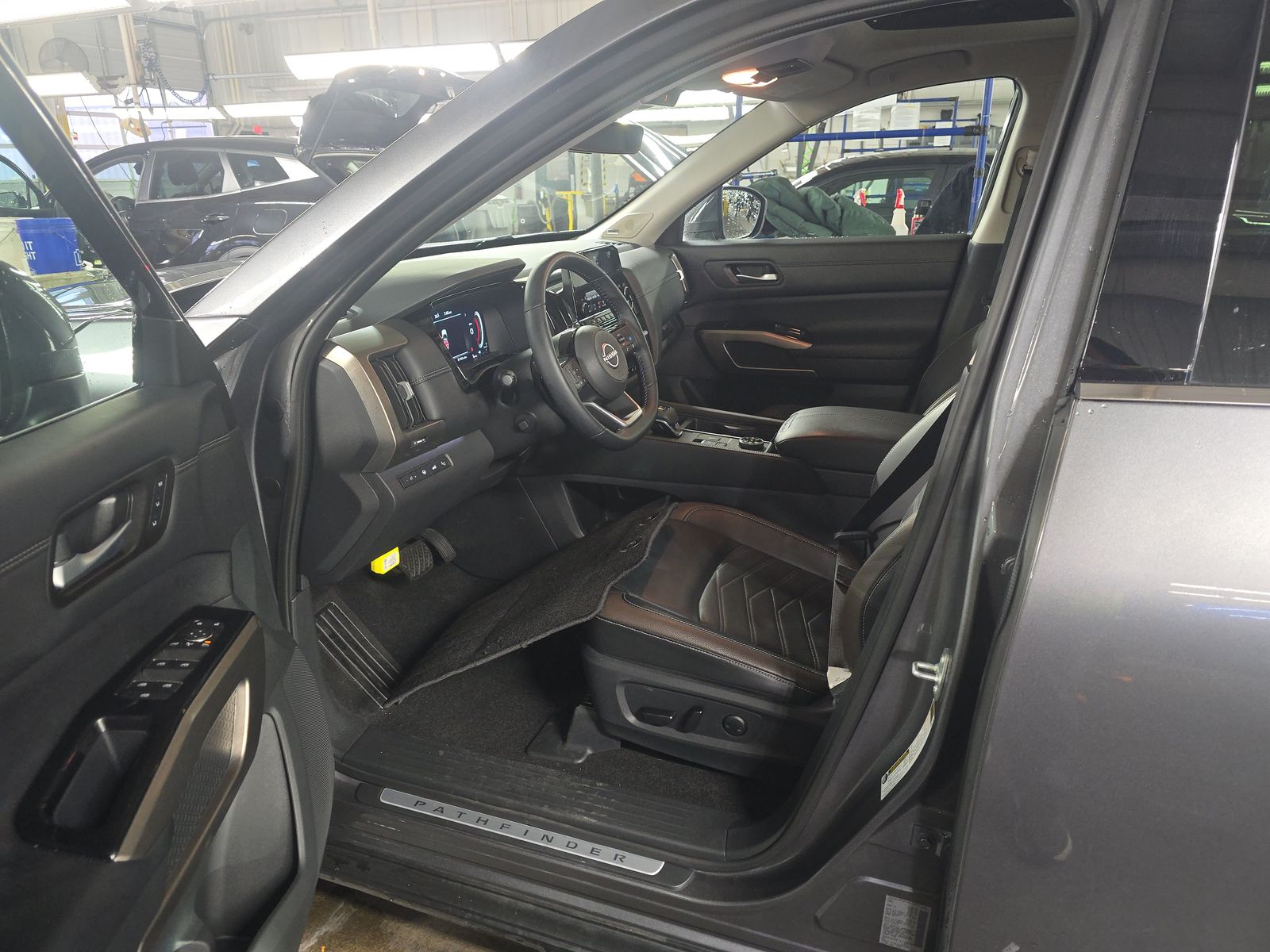 2024 Nissan Pathfinder Platinum AWD