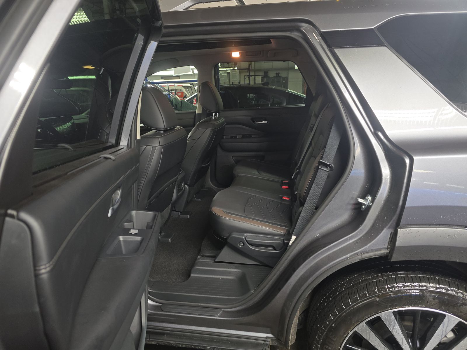2024 Nissan Pathfinder Platinum AWD