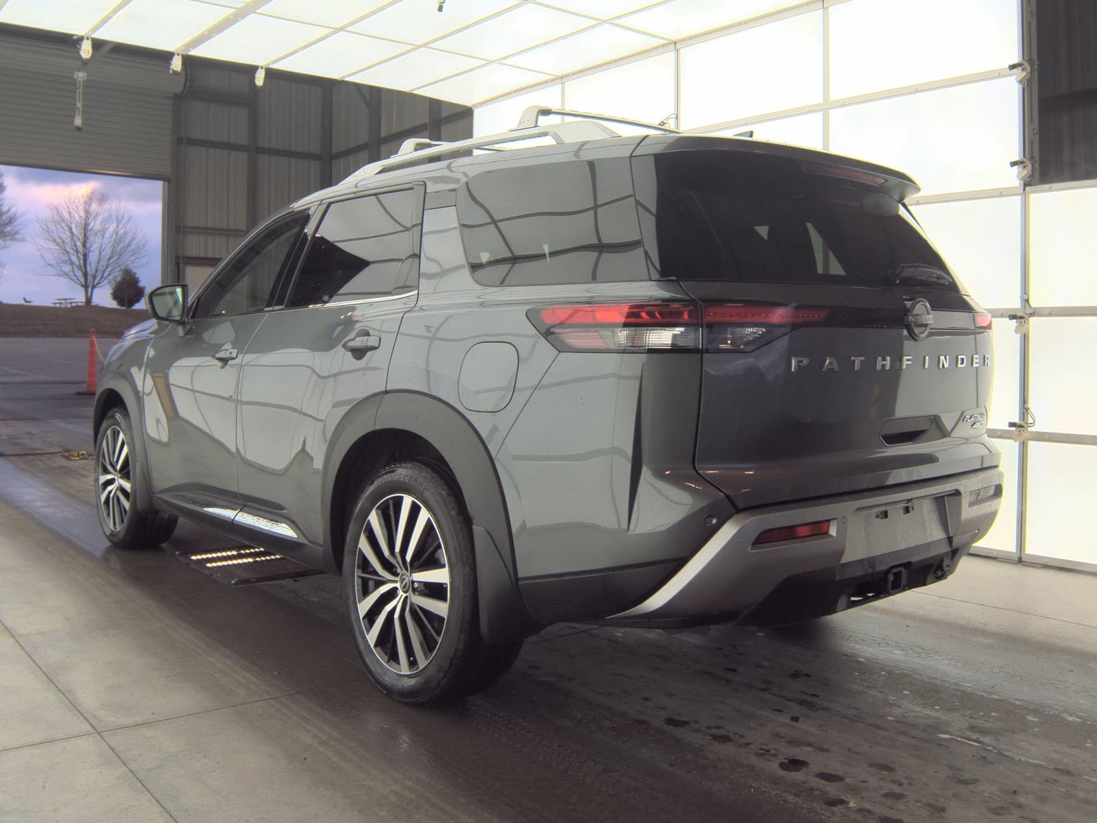 2024 Nissan Pathfinder Platinum AWD