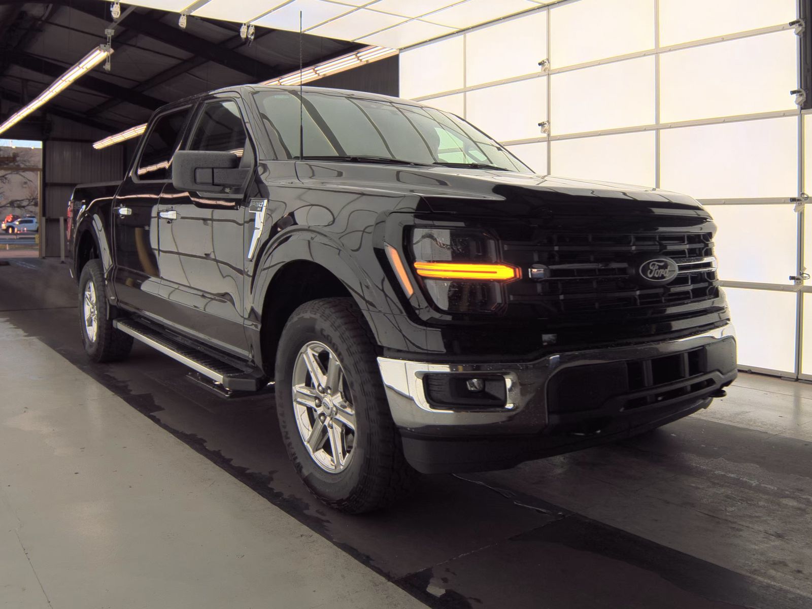 2025 Ford F-150 XLT AWD