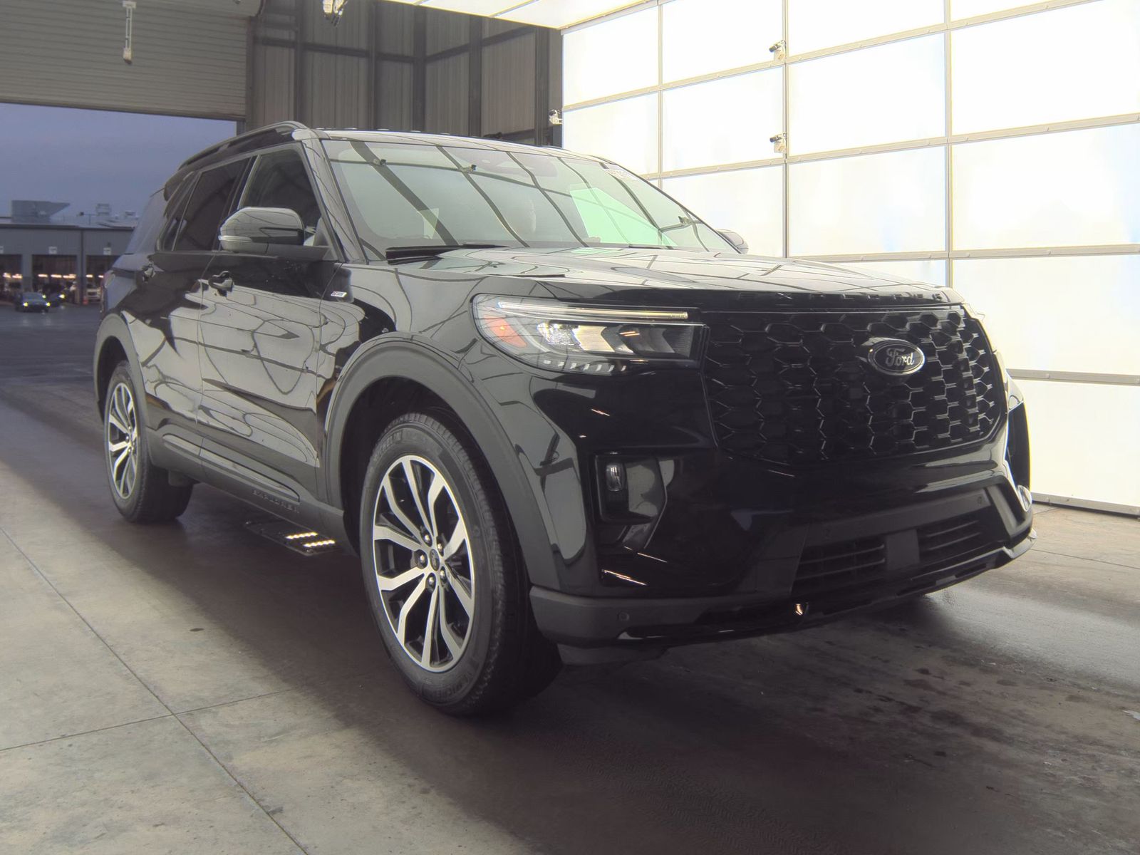 2025 Ford Explorer ST-Line AWD