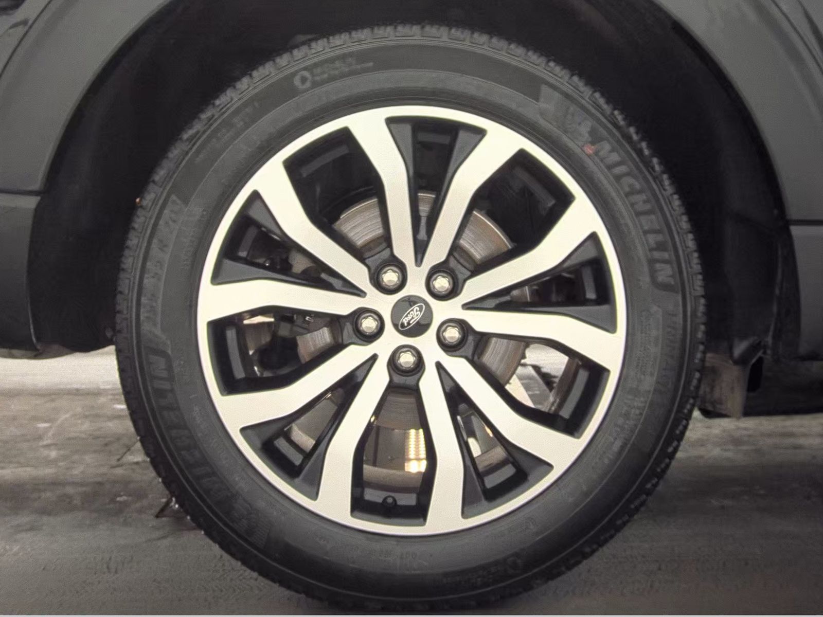 2025 Ford Explorer ST-Line AWD