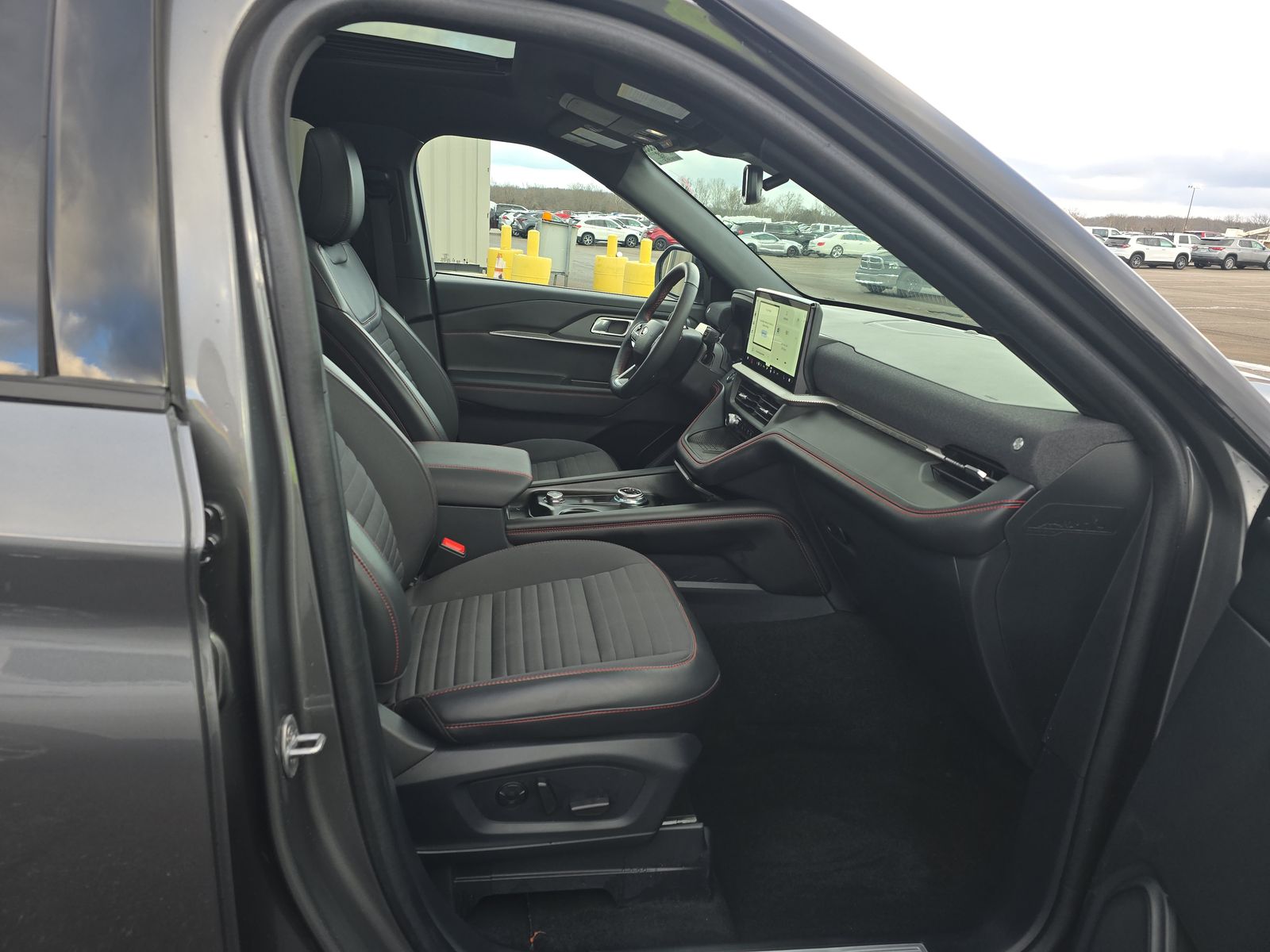 2025 Ford Explorer ST-Line AWD