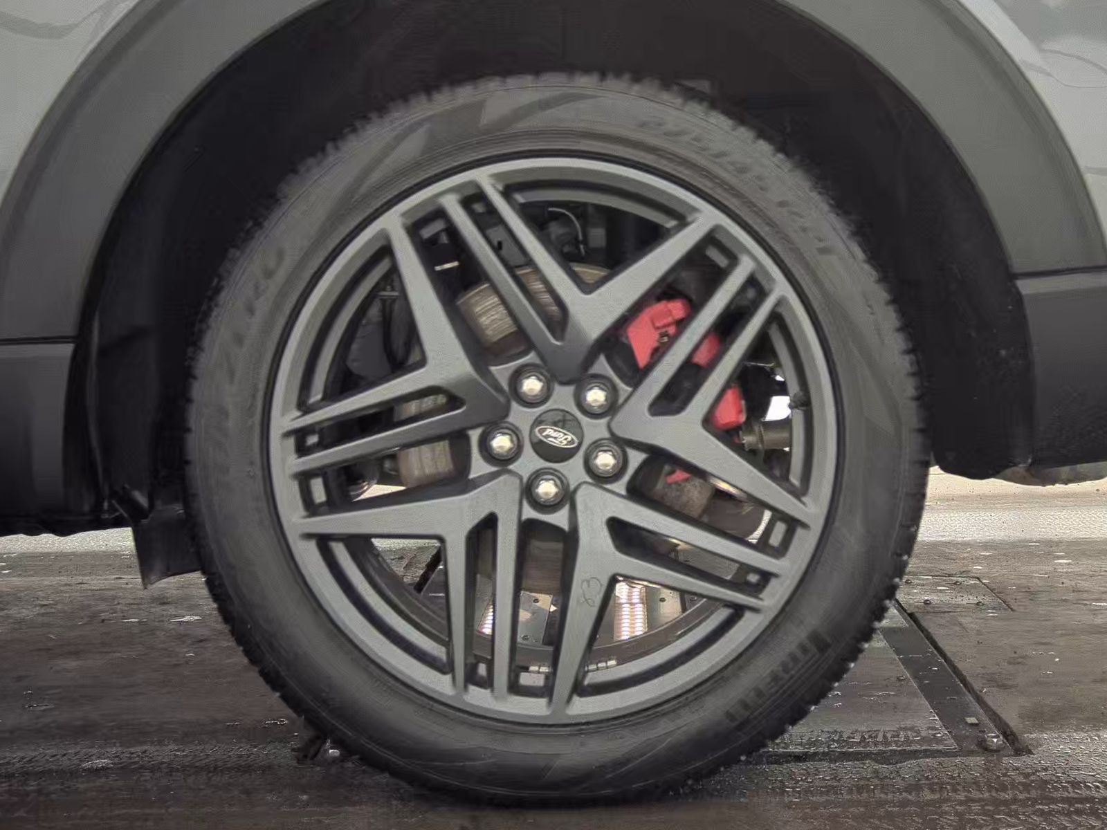 2025 Ford Explorer ST-Line AWD