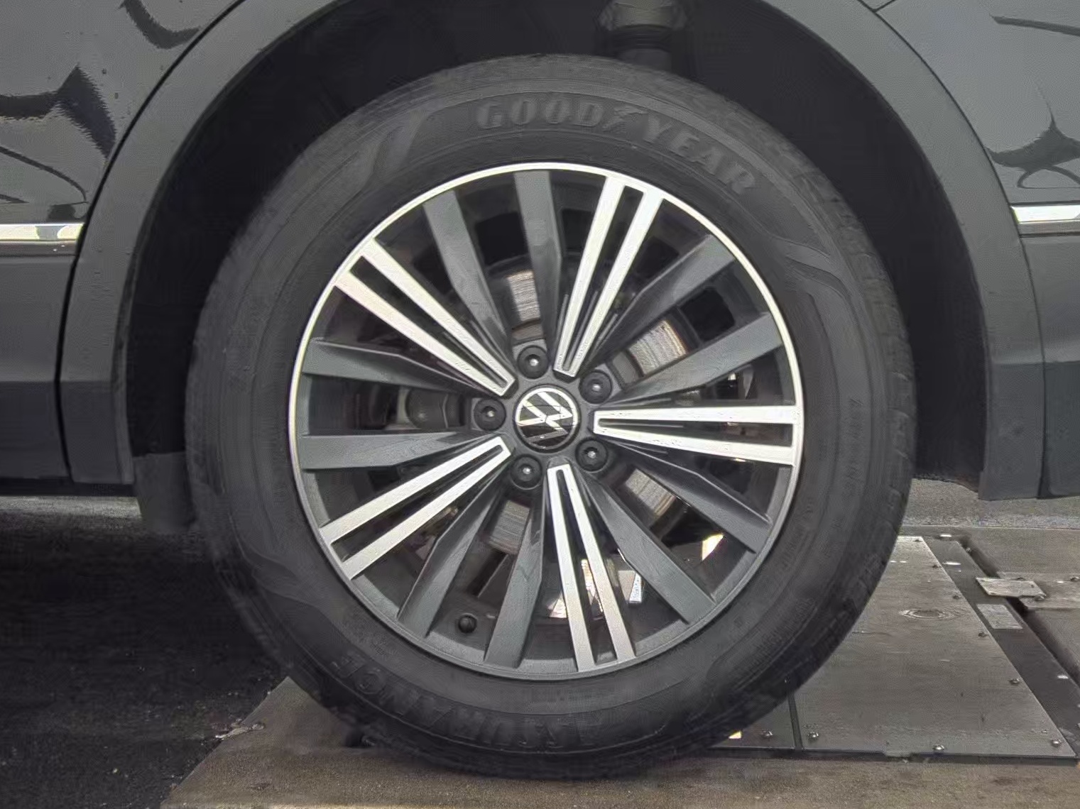 2024 Volkswagen Tiguan 2.0T Wolfsburg Edition FWD