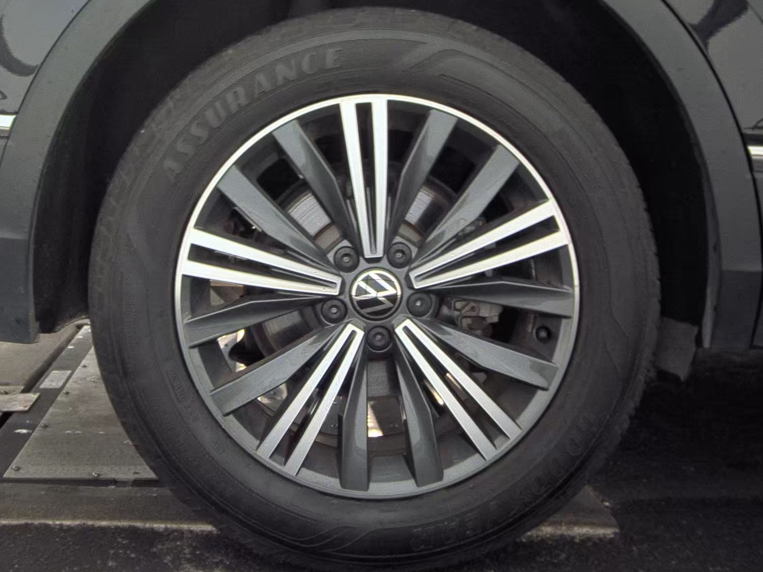 2024 Volkswagen Tiguan 2.0T Wolfsburg Edition FWD