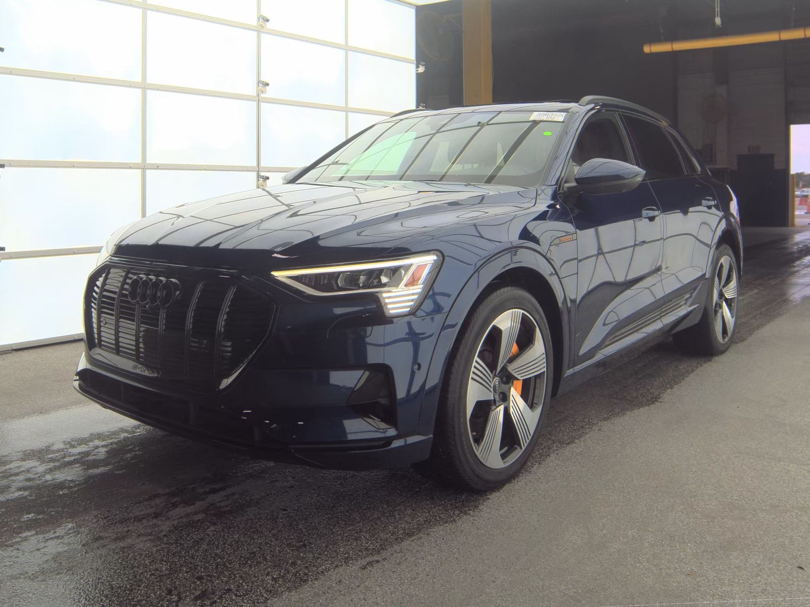 2022 Audi e-tron Premium Plus