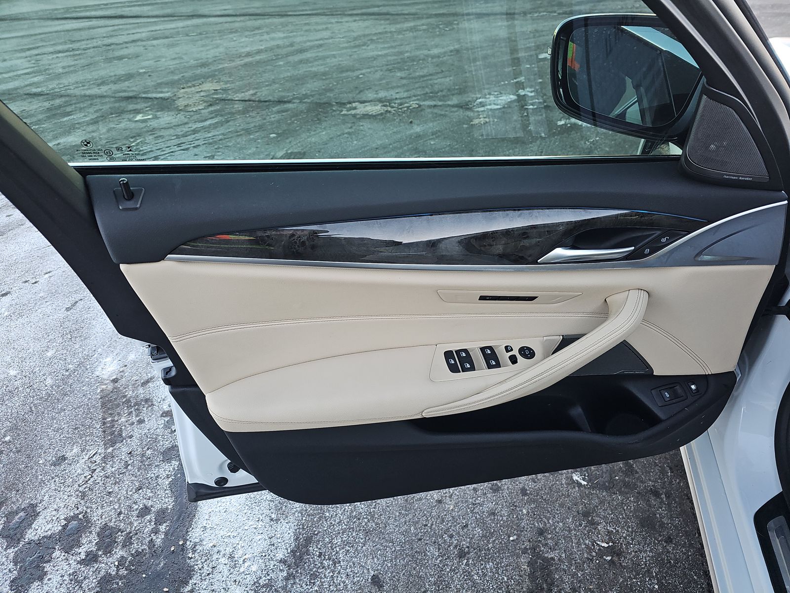 2022 BMW 5 Series 530e xDrive AWD