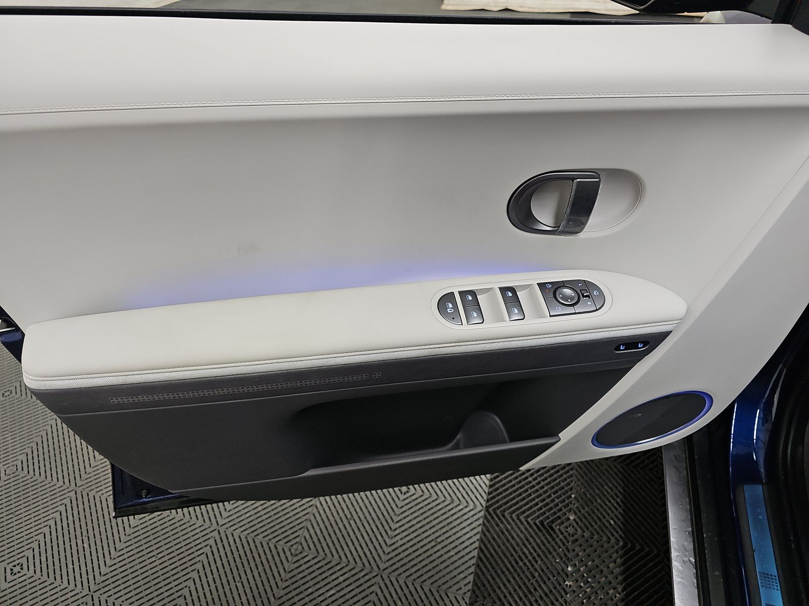 HYUNDAI LIMITED - 10