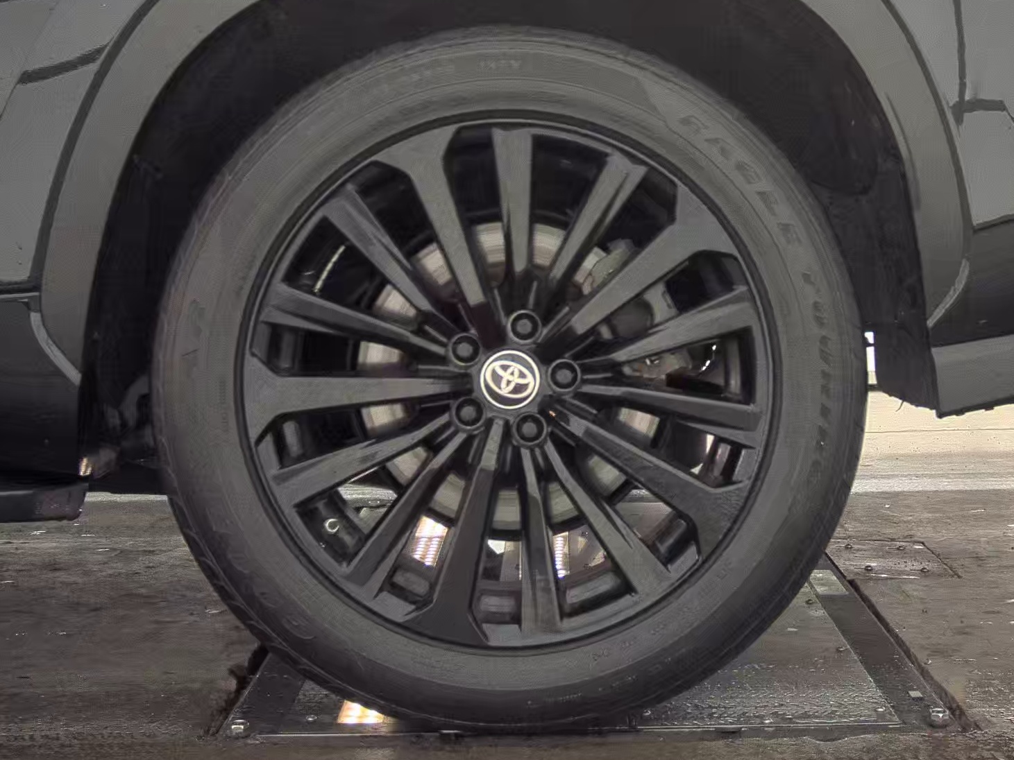 2023 Toyota Highlander XSE FWD