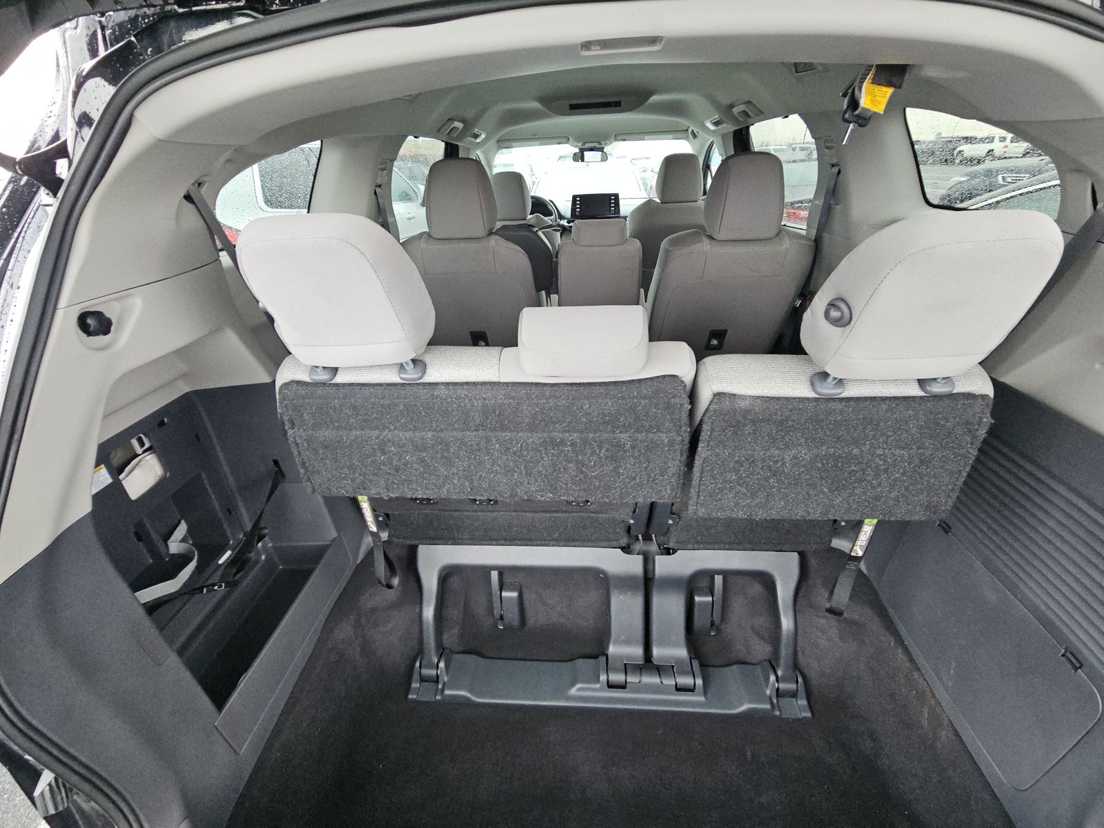 2024 Toyota Sienna LE FWD