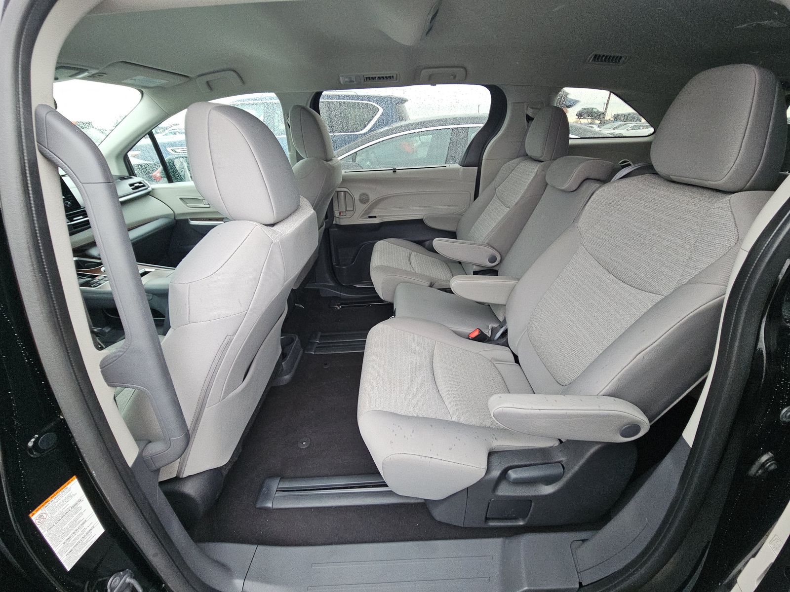 2024 Toyota Sienna LE FWD