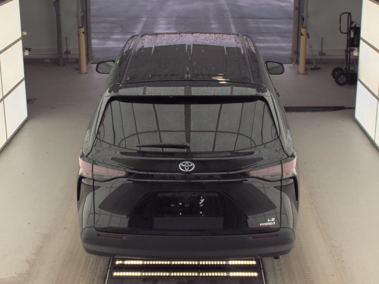 2024 Toyota Sienna LE FWD