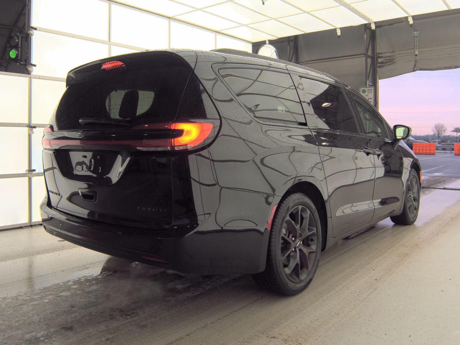 2025 Chrysler Pacifica Limited FWD