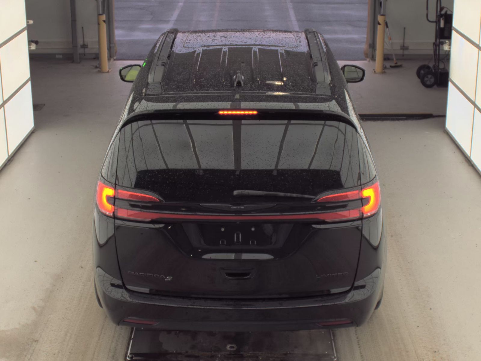 2025 Chrysler Pacifica Limited FWD